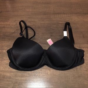 Victoria’s Secret Black Lightly Lined Bra 32B NWT!
